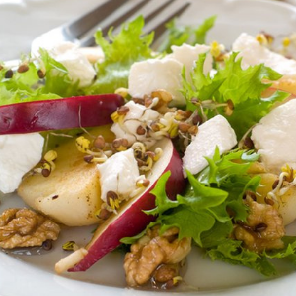 Arugula Salad with Apples, Walnuts, and Gorgonzola