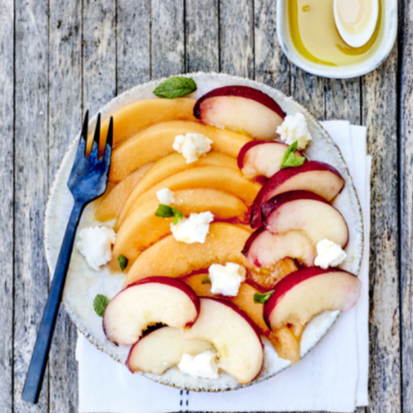 Peach, Melon & Brousse d'été Cheese Salad